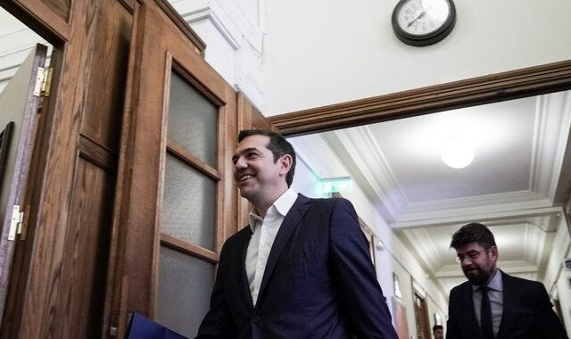 Τσίπρας: Η Ελλάδα επιστρέφει με σχέδιο. Προτεραιότητα οι εργαζόμενοι, προϋπόθεση το χρέος