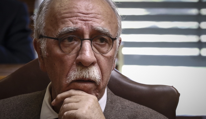 Βίτσας σε ΝΔ για Λέσβο: Προσέξτε μήπως εξυπηρετείτε φασιστικές ομάδες