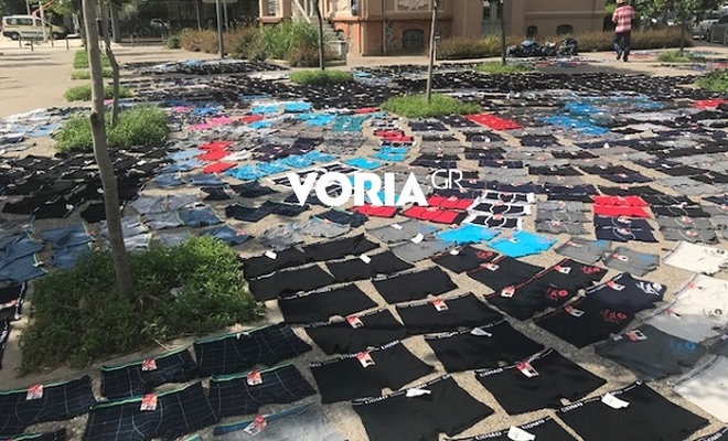 Θεσσαλονίκη: Έμπορος άπλωσε δεκάδες μποξεράκια στο πεζοδρόμιο για να στεγνώσουν