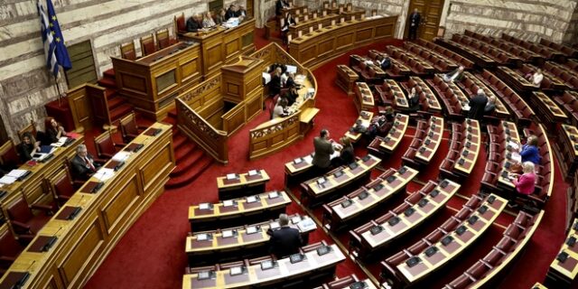 Live συζήτηση του νομοσχεδίου για την υιοθεσία και αναδοχή στη Βουλή