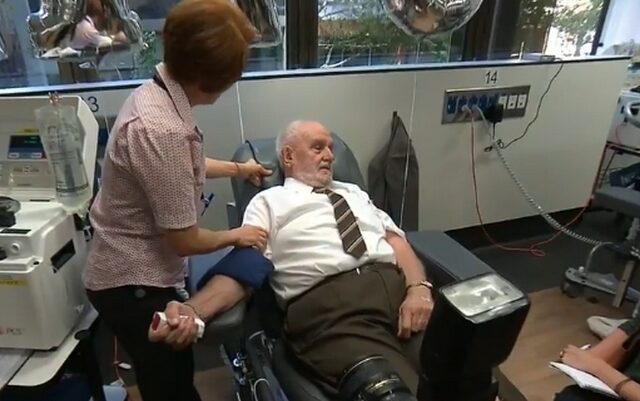 Ήρωας: Έσωσε 2,4 εκατ. μωρά δίνοντας αίμα κάθε εβδομάδα για 60 χρόνια