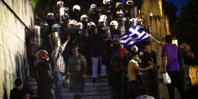 Φιλελεύθερος, εκτός αν δέρνουν τους άλλους