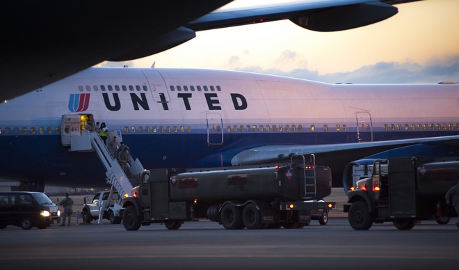 Εκτροπή πτήσης της United Airlines μετά από σημείωμα για βόμβα