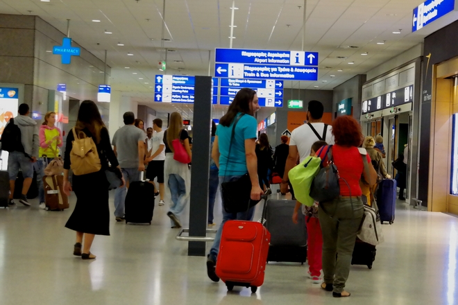 Ραγδαία άνοδος αφίξεων από το εξωτερικό στο πρώτο πεντάμηνο
