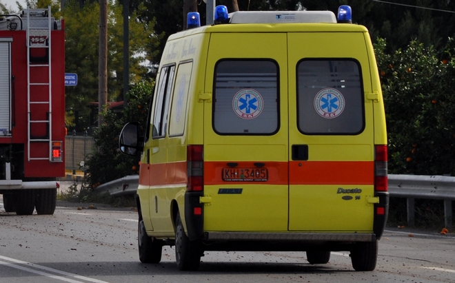 Σοβαρό τροχαίο στη λεωφόρο Κορωπίου – Μαρκοπούλου: Σύγκρουση βυτιοφόρου με φορτηγό