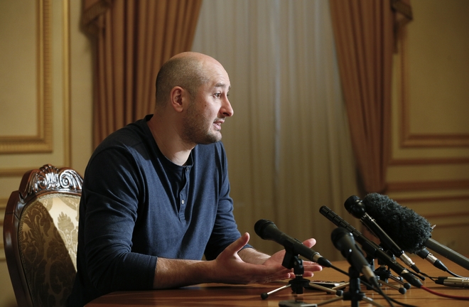 Οι εξηγήσεις Ποροσένκο για την ψεύτικη δολοφονία του δημοσιογράφου Μπάμπτσενκο