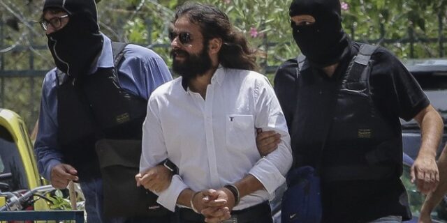 Στον ανακριτή ο Μπαρμπαρούσης