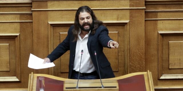 Διαγραφή-τέχνασμα Μπαρμπαρούση για να αποφύγει η Χρυσή Αυγή τη δίωξη