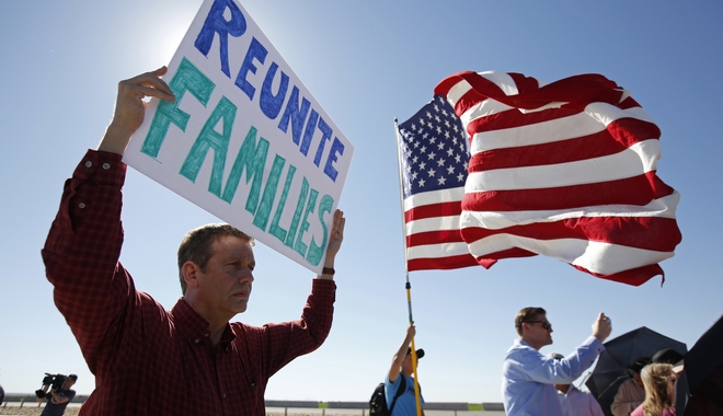 ΗΠΑ: Δικαστική απόφαση απαγορεύει τον διαχωρισμό των οικογενειών