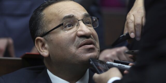 Νέες απειλές της Τουρκίας για τους ‘8’: ‘Θα τους φέρουμε πίσω όπου και αν είναι’ λέει ο Μποζντάγ