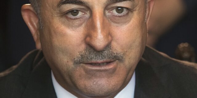 Τσαβούσογλου: Η Δύση έκανε παρεμβάσεις για τους “8”