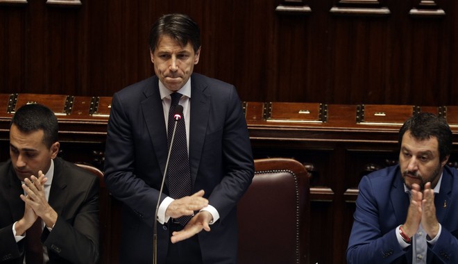 Ιταλία: Το κοινοβούλιο έδωσε πράσινο φως στον νέο νόμο για τα εργασιακά