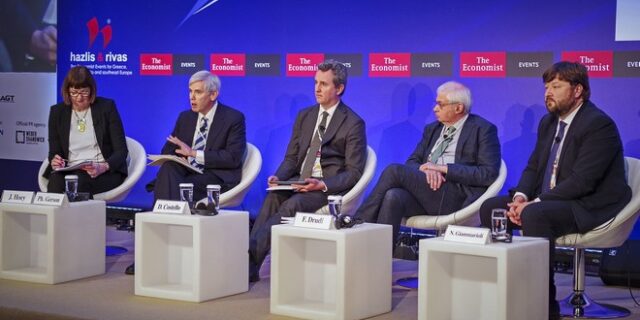 Κοστέλο: Τρίμηνες αξιολογήσεις και όχι “πρόγραμμα”