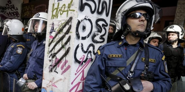 Εξάρχεια: Επιχείρηση της Αστυνομίας ύστερα από νέες επιθέσεις στην περιοχή