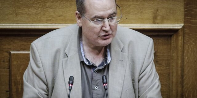 Φίλης: Το Σκοπιανό καταλύτης για πολιτικές συνθέσεις ανάμεσα σε αριστερά και κεντροαριστερά