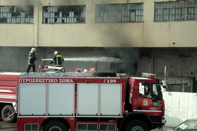 Θεσσαλονίκη: Φωτιά στο προαύλιο εταιρείας ανακύκλωσης