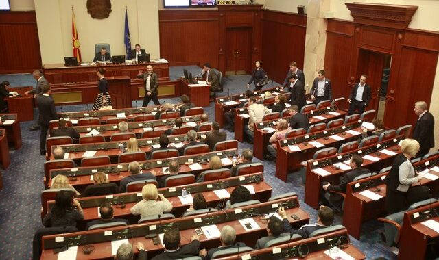 ΠΓΔΜ: Κυρώθηκε εκ νέου η συμφωνία των Πρεσπών από τη Βουλή