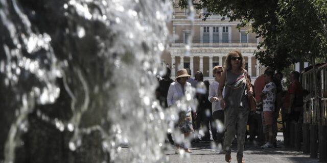 Πρόσκαιρη άνοδος θερμοκρασίας στα μέσα της εβδομάδας