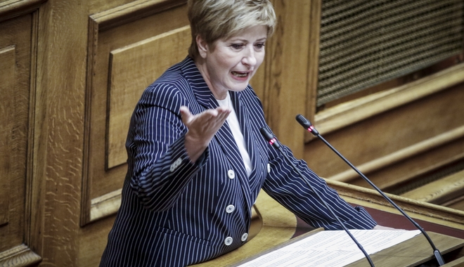 Μαρία Κόλλια- Τσαρουχά: Θα μείνουμε στην κυβέρνηση για να πούμε το “όχι” στο Σκοπιανό