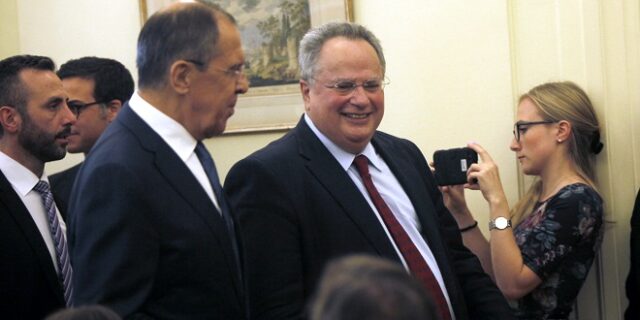 Κοτζιάς σε Λαβρόφ: Οι οικονομικές και κοινωνικές σχέσεις Ελλάδας-Ρωσίας είναι σε ανάπτυξη