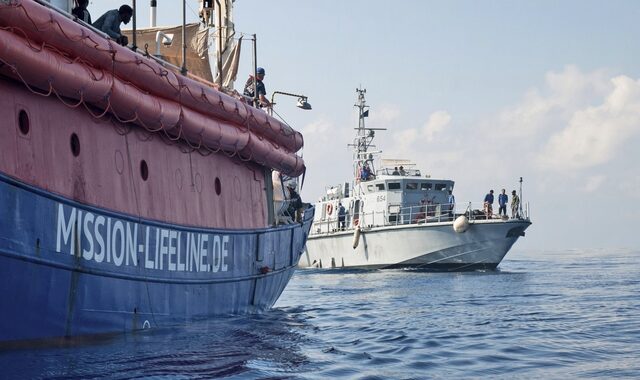 “Ευρωπαϊκή λύση” στον ορίζοντα για τους 230 μετανάστες του Lifeline