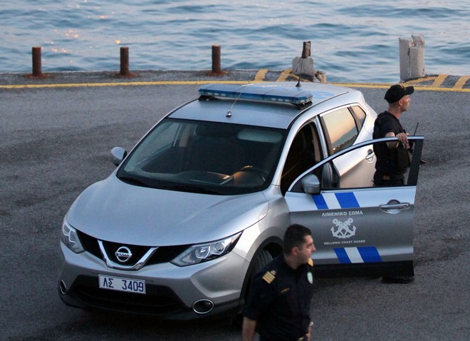 Σαλαμίνα: Αυτοκίνητο έπεσε στη θάλασσα – Καλά η οδηγός του