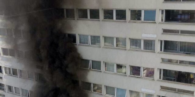 Φωτιά σε πολυόροφο κτίριο στο Λονδίνο