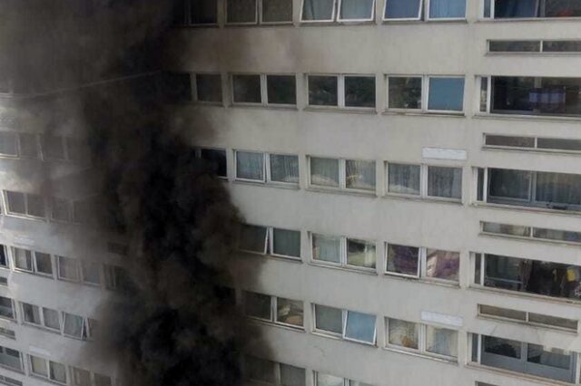 Φωτιά σε πολυόροφο κτίριο στο Λονδίνο