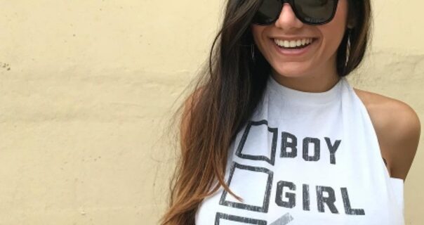 Η Mia Khalifa αποκάλυψε τι ομάδα είναι και οι οπαδοί διχάστηκαν