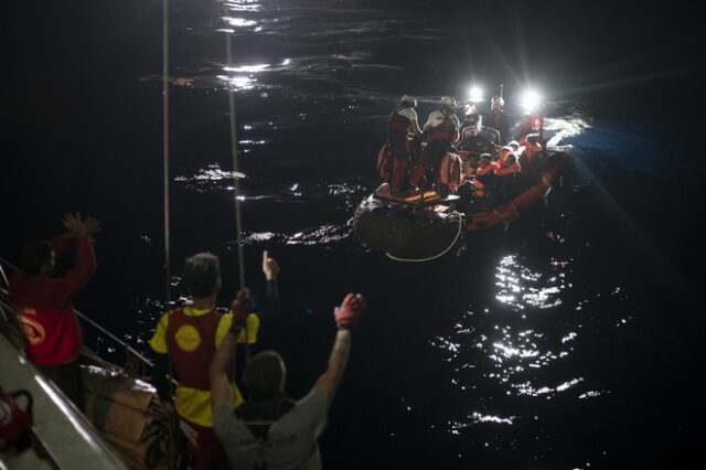Το Βερολίνο θα παραλάβει 50 μετανάστες από τους 450 που επιβαίνουν σε πλοία της Frontex