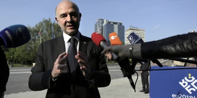 Μήνυμα Μοσκοβισί για ελάφρυνση χρέους της Ελλάδας