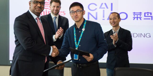 Η Emirates SkyCargo και η Cainiao Network υπογράφουν                                 MoU-Μνημόνιο Κατανόησης σε μια συμφωνία-ορόσημο                                 που αξιοποιεί το Ντουμπάϊ ως κόμβο