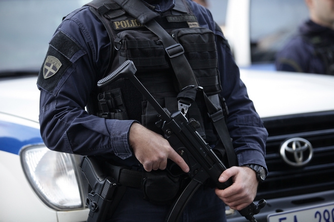 Κρήτη: Σε εξέλιξη μεγάλη αστυνομική επιχείρηση για εξάρθρωση κυκλώματος όπλων