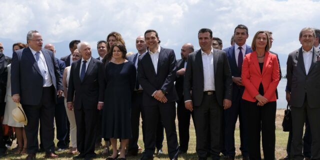 Der Standard: Τα βλέμματα όλων στα Σκόπια μετά τη συμφωνία