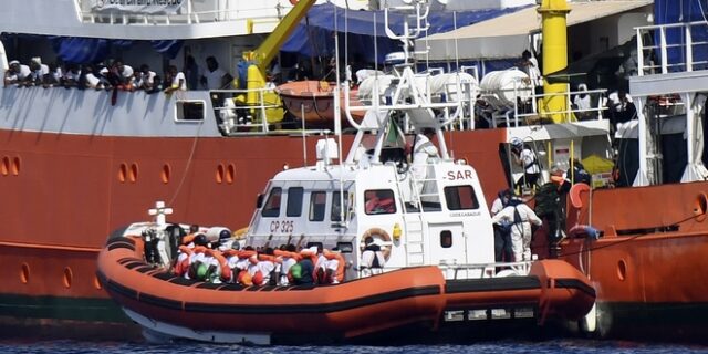 Αναχώρησαν για την Ισπανία το μπλοκαρισμένο Aquarius και άλλα δύο πλοία με 630 μετανάστες