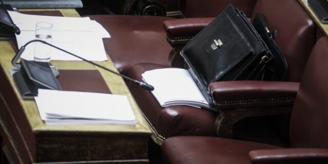 Μεσοπρόθεσμο: Ανάπτυξη, ελαφρύνσεις, 3,5 δισ. και υλοποίηση δεσμεύσεων