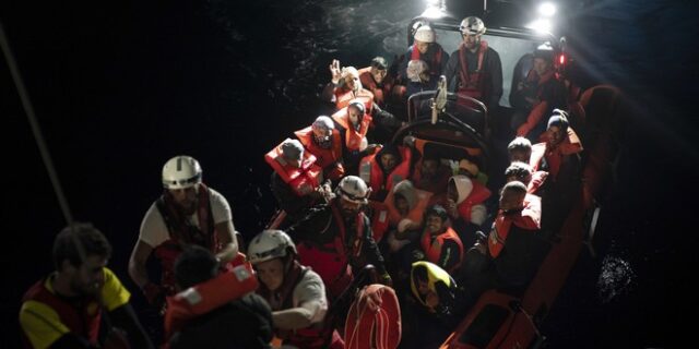 Κλειστά τα ιταλικά λιμάνια για πλοίο με 629 πρόσφυγες και μετανάστες