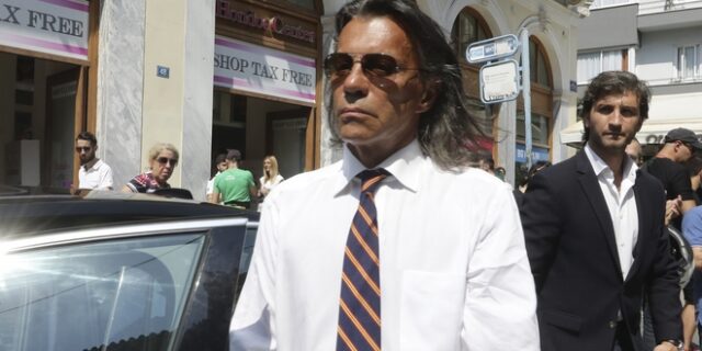 Ο Ψινάκης, η πολιτιστική διπλωματία και το τσιφτετέλι στο Learjet