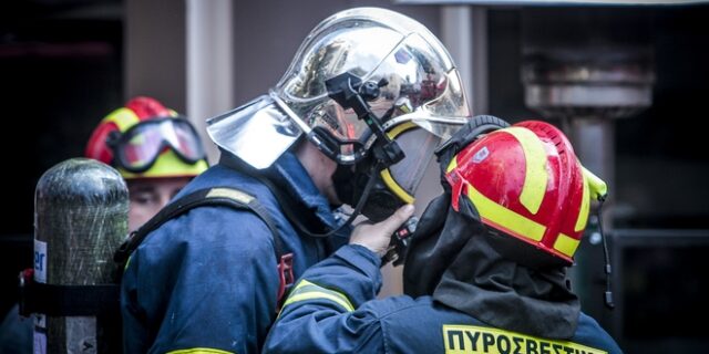 Φωτιά σε διαμέρισμα στο Μαρούσι: Απεγκλωβίστηκε μία ηλικιωμένη