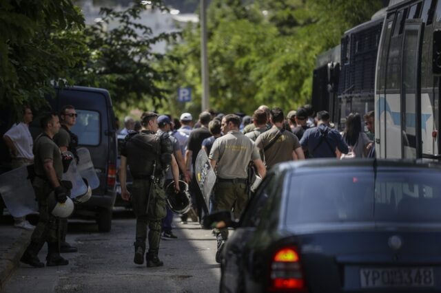 Αναβολή για τους 20 του “Ρουβίκωνα”: Δικάζονται στις 27 Ιουνίου