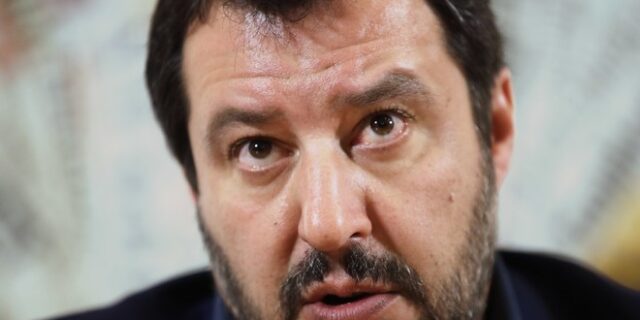 Ιταλία: Απειλές Σαλβίνι κατά του συγγραφέα Ρομπέρτο Σαβιάνο