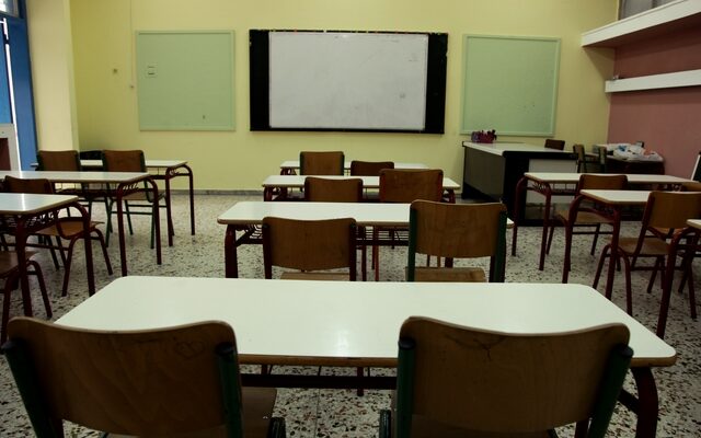 Στο ΣτΕ καθηγητής που άφηνε σεξουαλικά υπονοούμενα σε μαθήτριες – Ζητά ακύρωση της καταδίκης του