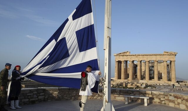 Il Manifesto: Η Ελλάδα βγαίνει από τα μνημόνια λιτότητας