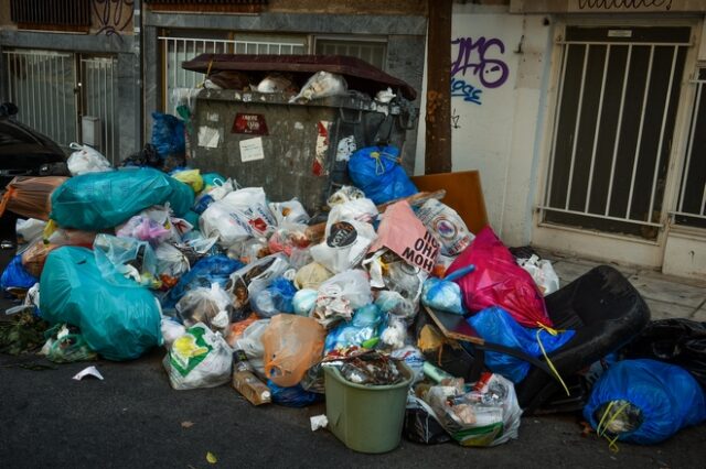 Χιλιάδες τόνοι απορριμμάτων κρατούν σε “ομηρία” την Κέρκυρα