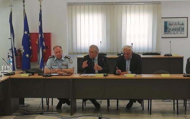 Σύσκεψη υπό τον Νίκο Τόσκα στο δημαρχείο Π. Φαλήρου για θέματα αστυνόμευσης της περιοχής