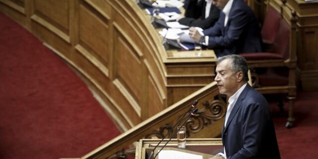 Δηλητηριώδεις ατάκες Θεοδωράκη προς Μάρκου: Τα τακούνια και τα δάνεια