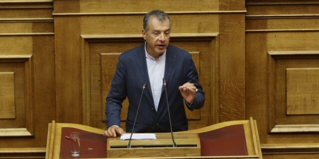 Θεοδωράκης: Να φέρουμε κοντά μας την ΠΓΔΜ για να ανακόψουμε την Τουρκία