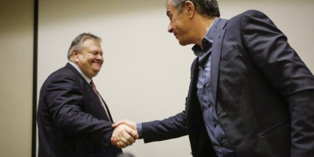 Θεοδωράκης- Βενιζέλος υπέρ της ψήφου στους Έλληνες του εξωτερικού