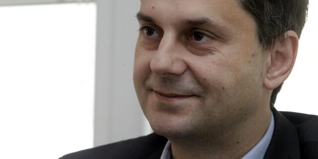 Θεοχάρης: Ο μεσαίος χώρος είναι αναγκαίος. Δεν είναι τυχαίο ότι πέτυχε ο Μακρόν