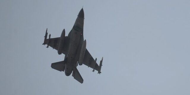 Νέο μπαράζ υπερπτήσεων τουρκικών F-16 πάνω από Οινούσσες και Παναγιά